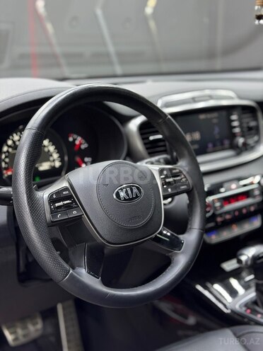 Kia Sorento-8