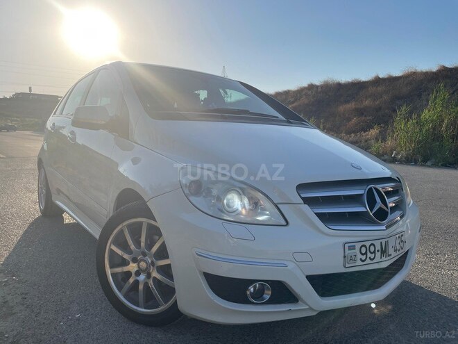 Mercedes B 180-8