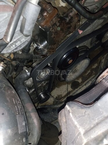 Mercedes E 220-12