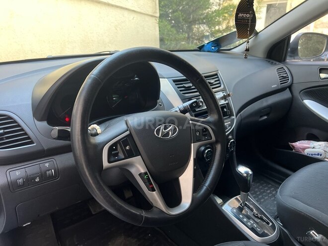Hyundai Accent-3
