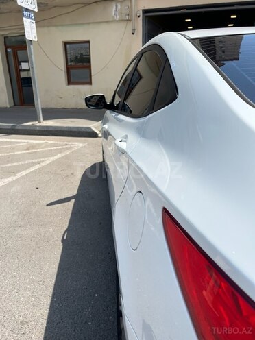 Hyundai Accent-15
