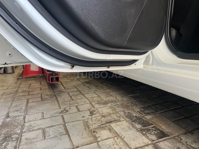 Hyundai Accent-9
