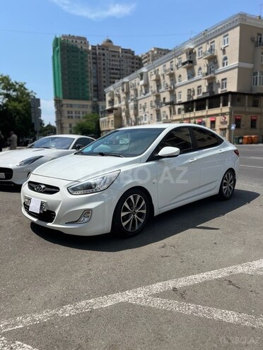 Hyundai Accent-10