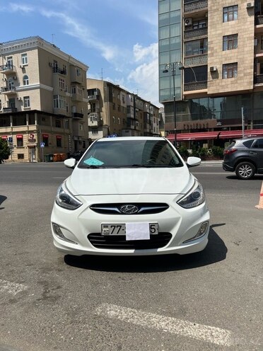 Hyundai Accent-1