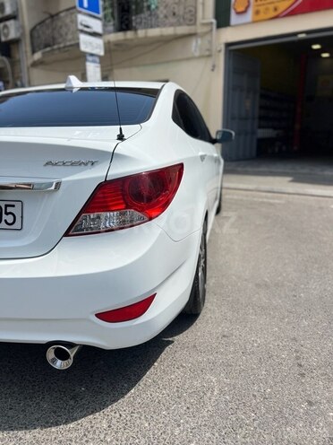 Hyundai Accent-17