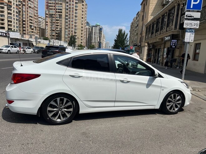 Hyundai Accent-16