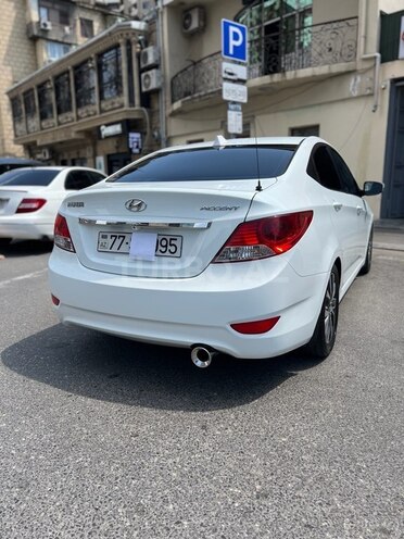Hyundai Accent-20