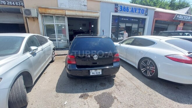 Volkswagen Golf-2