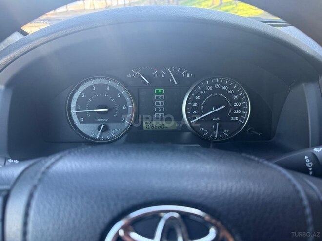 Toyota Land Cruiser-6