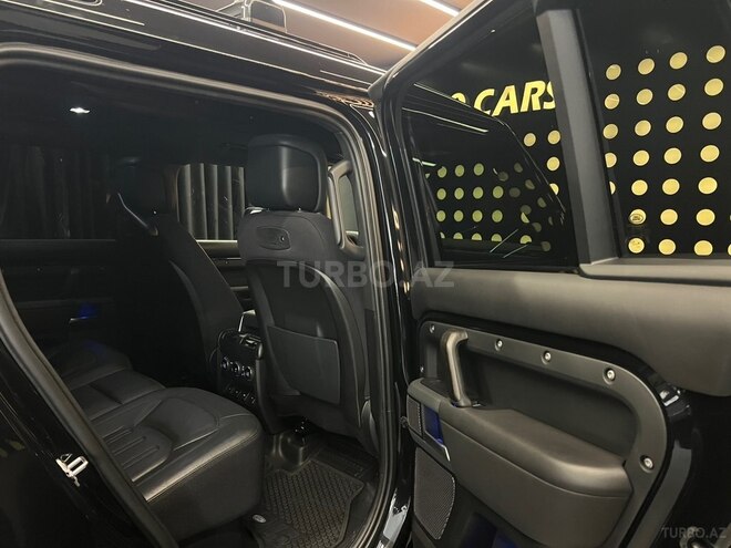 Land Rover Defender-8