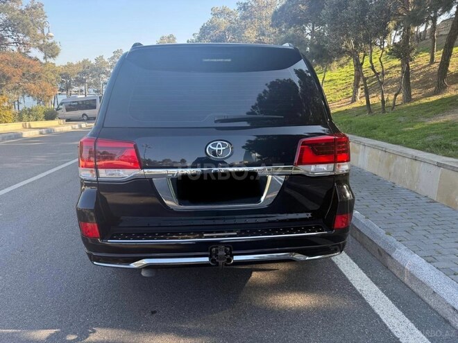Toyota Land Cruiser-12