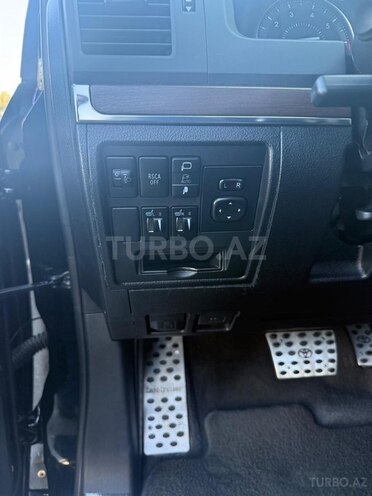 Toyota Land Cruiser-14