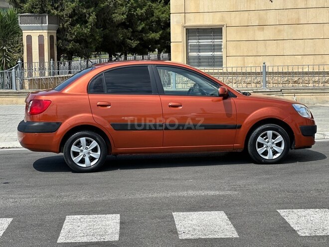 Kia Rio-5
