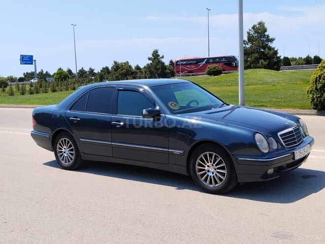 Mercedes E 280-4