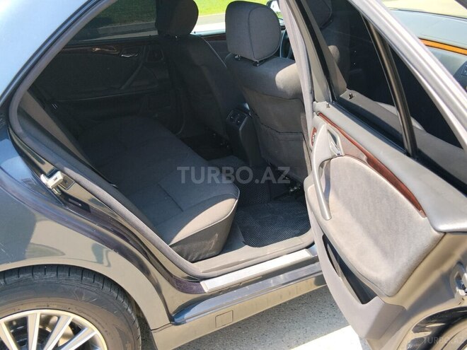 Mercedes E 280-7