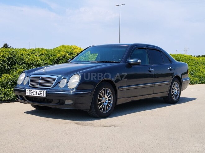 Mercedes E 280-11