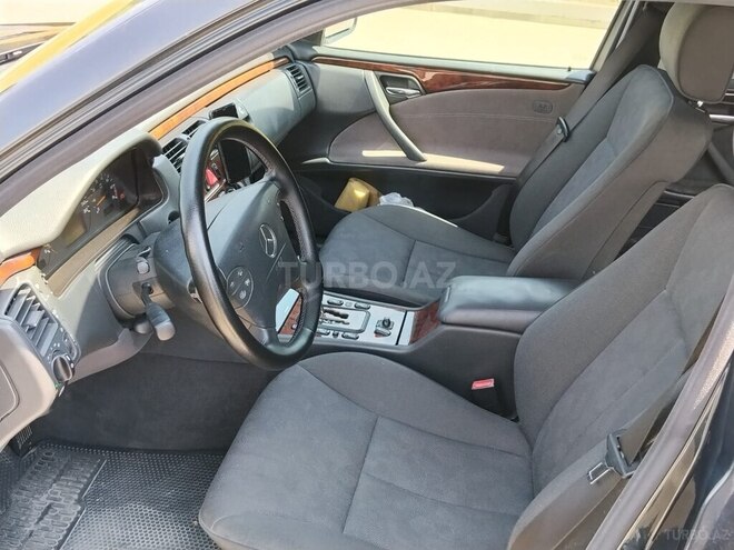 Mercedes E 280-19