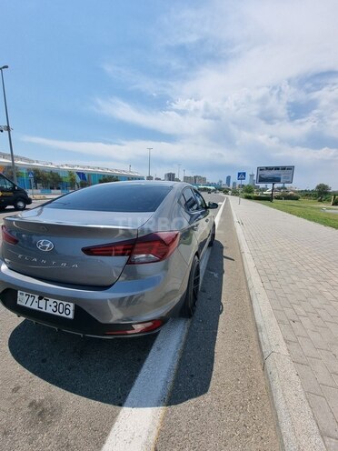 Hyundai Elantra-5