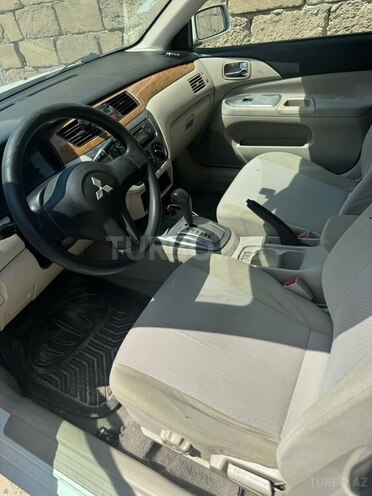 Mitsubishi Lancer-6