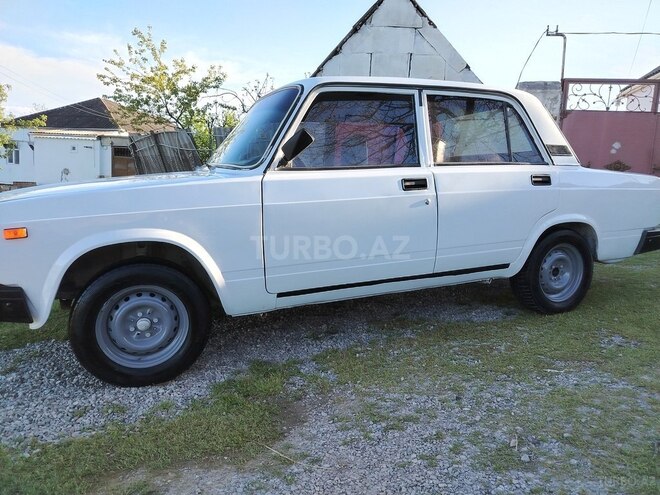 LADA (VAZ) 2107-2