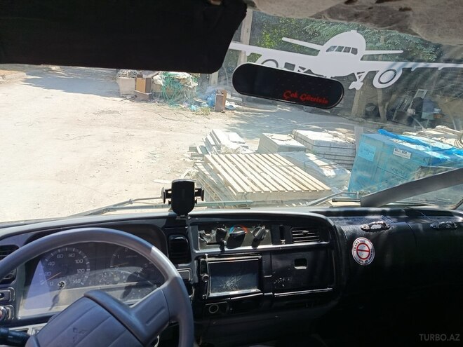 Mitsubishi Canter-5