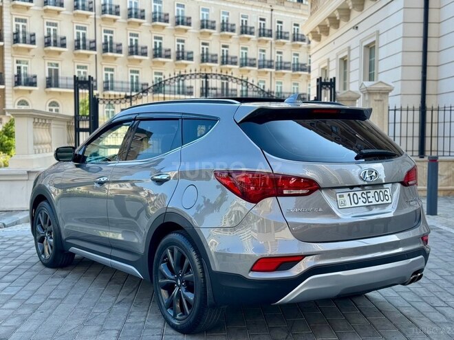 Hyundai Santa Fe-12