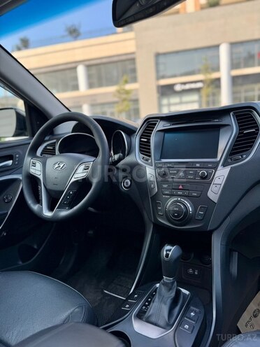 Hyundai Santa Fe-15