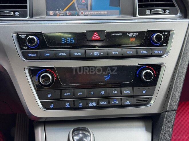 Hyundai Sonata-12