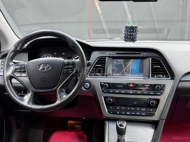 Hyundai Sonata-8