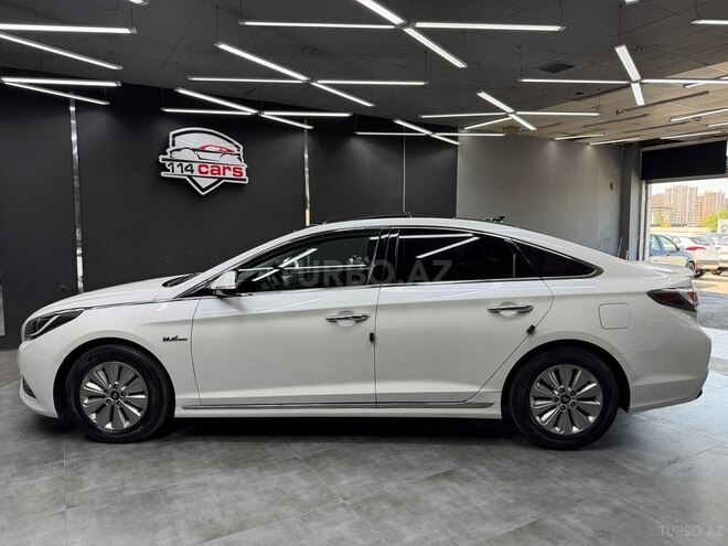 Hyundai Sonata-5