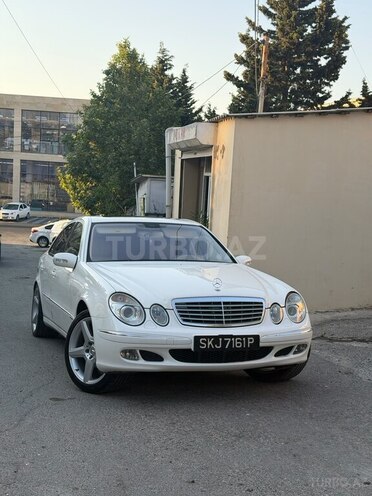 Mercedes E 320-1