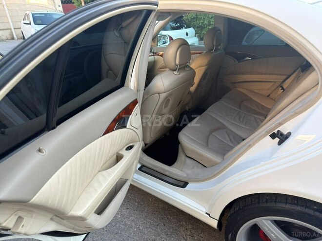 Mercedes E 320-8
