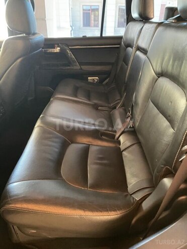 Toyota Land Cruiser-10