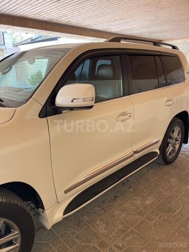Toyota Land Cruiser-15
