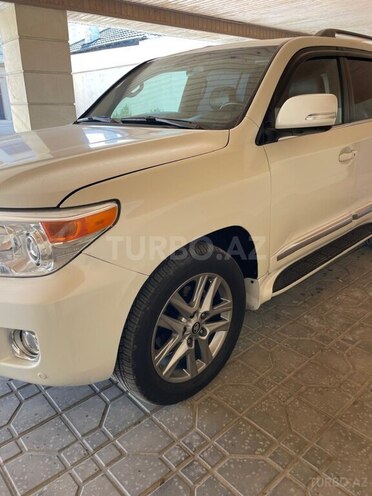 Toyota Land Cruiser-16