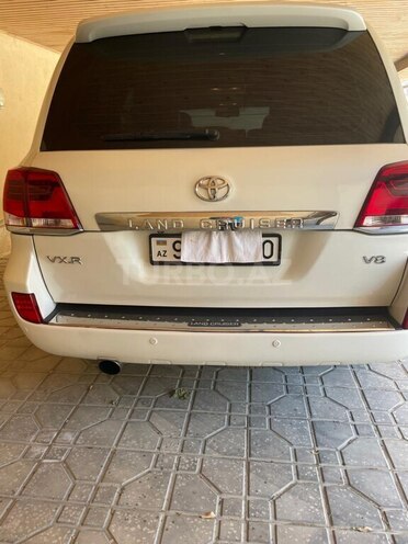 Toyota Land Cruiser-13