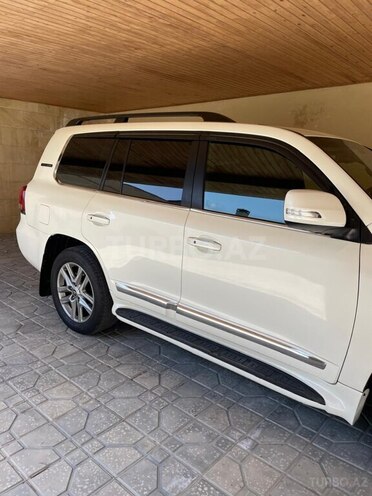 Toyota Land Cruiser-17