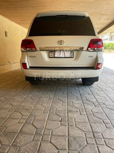 Toyota Land Cruiser-14