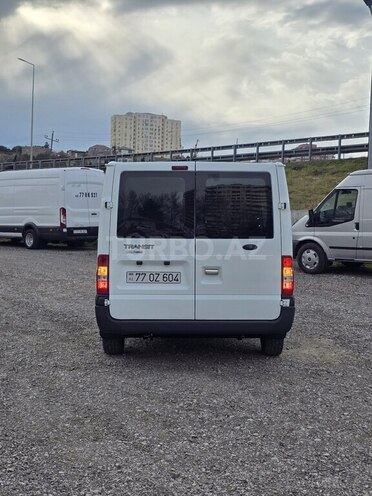 Ford Transit-3