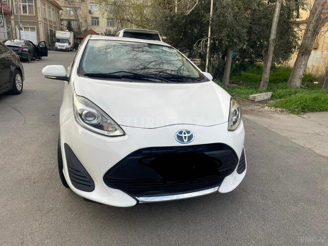 Toyota Aqua-1