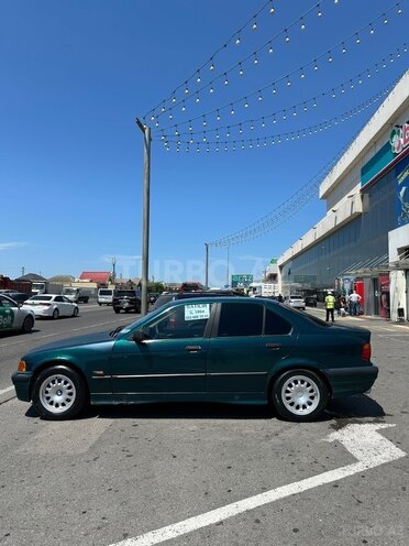 BMW 318-2