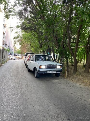 LADA (VAZ) 2107-1