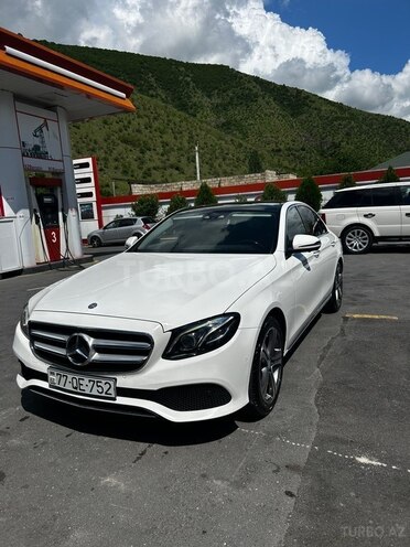 Mercedes E 300 4MATIC-14