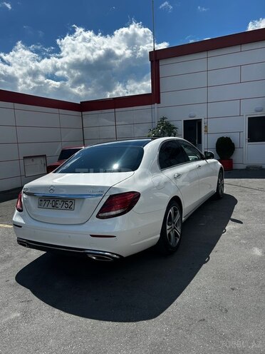 Mercedes E 300 4MATIC-13