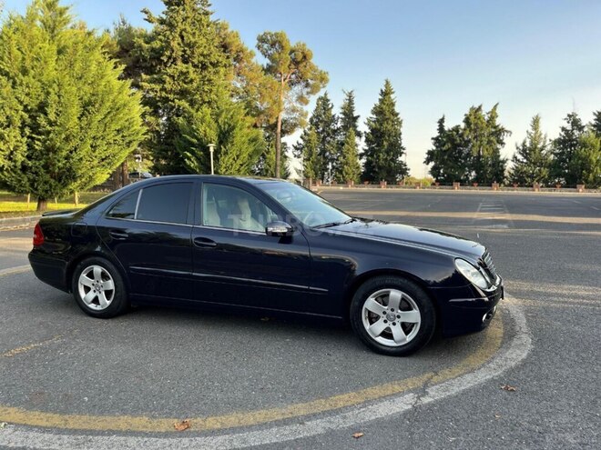 Mercedes E 240-2