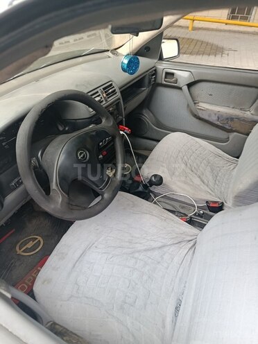 Opel Vectra-3