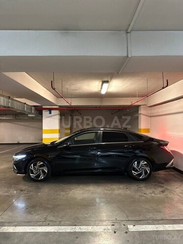 Hyundai Elantra-4