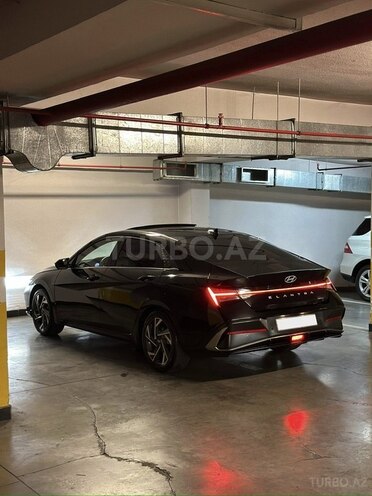 Hyundai Elantra-6