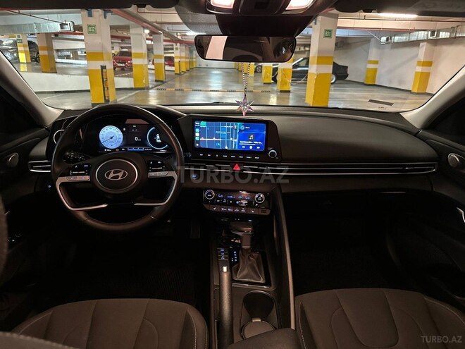 Hyundai Elantra-10