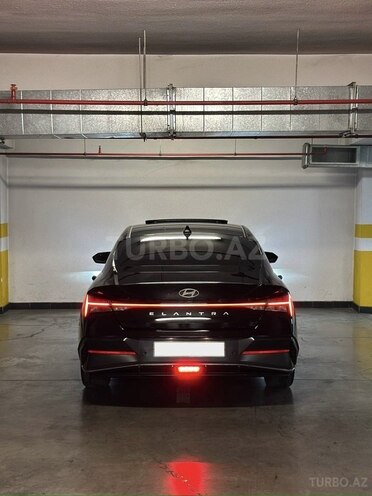 Hyundai Elantra-8
